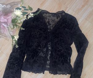 Savana Y2K Black Lace Top