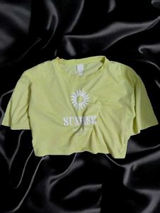 🇹🇷 [Made In Turkey] H&amp;M Boxy Fitted Crop Top
