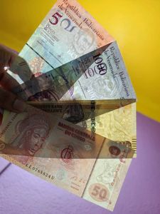 Foreign Note Collection Real Currency 25 Piece UNC