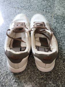 NIKE White Sneakers
