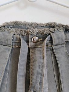 Grey Skinny Jeans With Belt