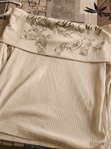 Ribbed Top with Graphic Detail
