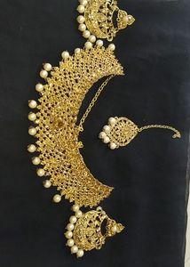 Choker Necklace Set Golden Colour