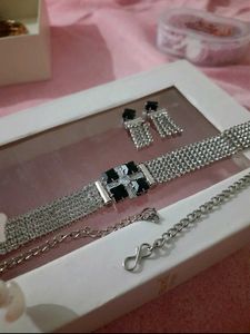 Necklace & Earring Set