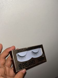 eyelashes
