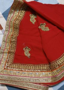 Breathtaking Red Saree+Beautiful Adjustable Blouse