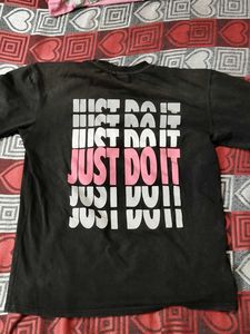 Nike Graphic Tee