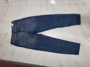 Denizen High-Waisted Distressed Jeans