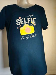 🎁Buy 1, Get 1 Free🎁Cute Graphic Tee Size M/ L