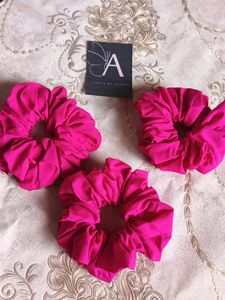 Pink Scrunchie Set 3 New 🆕✨