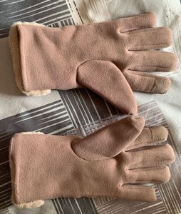 Soft Pink Winter Gloves