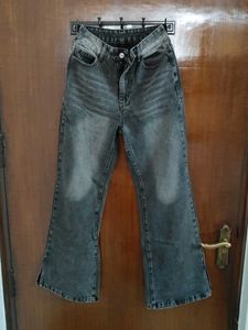 Urbanic Small Side Slit Flared Jeans