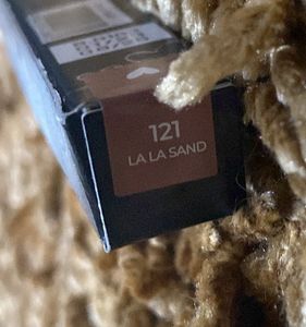 Plum Twist Lipstick (nude Caramel Brown)