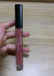 Huda Beauty - Icon
