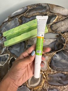 Mama Earth Vitamin  C Under Eye Cream With electric Massager