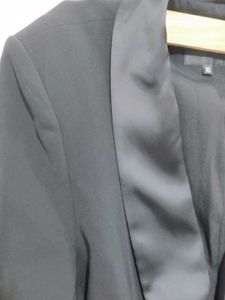 Chic Black Blazer