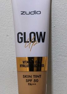 ZUDIO GLOW UP VITAMIN C HYALURONIC ACID SKIN TINT