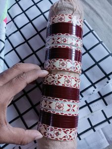 Chuda Maroon And White Colour