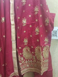 Women&#39;s Maroon salwar Suit Dupatta