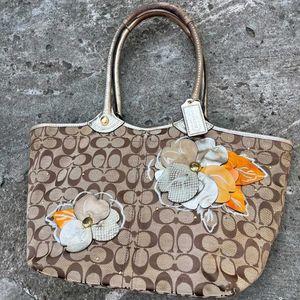Coach Rare Golden Daisy Bleecker( Authentic Bag)
