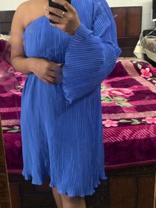 Chic Blue One-Shoulder Dress