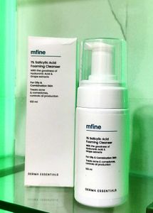 Derma Essentials Mfine Cleanser