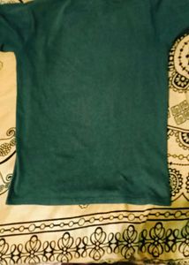 Levi&#39;s Green Crewneck Tee - Size Medium