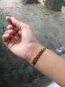 Women Watch ( Golden)