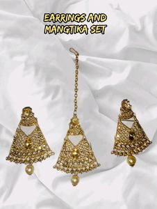 GOLD COLORED EARRING AND MANGTIKA SET
