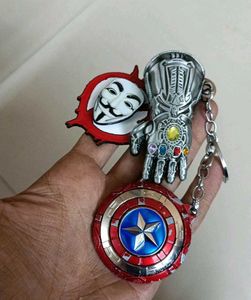 Infinity Gauntlet Keychain