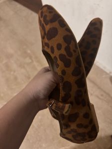Trendy Flats