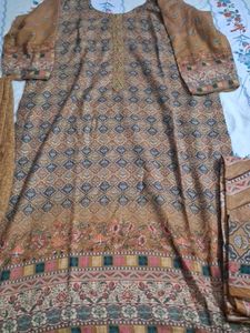Ethnic Kurta Set & Dupatta