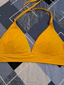 combo Of Four  bra  n panty  like new