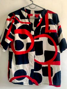 🌀 Bold Graphic Print Tunic Shirt