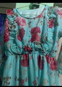 Gown With Anyone Stall &amp; Heartshape Lipstick Free
