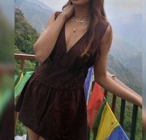 Brown V-Neck Sleeveless Top