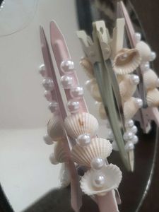 SEASHELL HAIR CLIPS