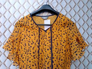 New With Tag Korean Ruffled Bow Pullover