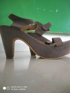 Grey Heels 👠😍