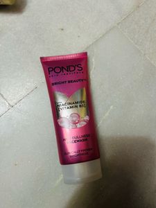Pond&#39;s Bright Beauty Anti-Dullness Facewash