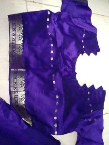 Elegant Purple Saree With Stiched Blouse .