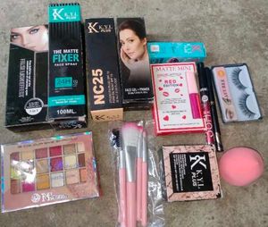 HD High Coverage Waterproof Makeupkit Pack Of 14