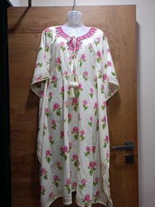🌺Floral Cotton Kaftan With Mirror Work🌺