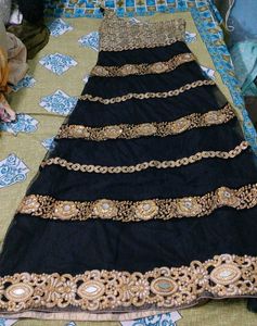 Elegant Black & Gold Embellished Dress 🖤
