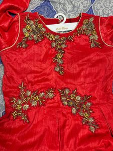 Flayerd Suit Floor Touch