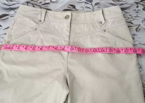 Butterfly Embroidered Capri Pants