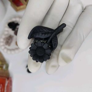 Combo Of 6 Mini Flower Hair Claws 🌹🌼
