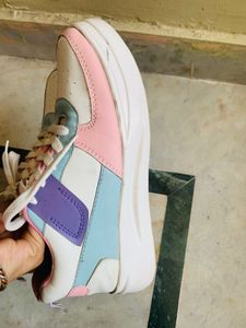 Beautiful Sneakers🦋🌸🎀