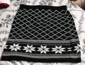 Knit Mini Skirt - Geometric Pattern