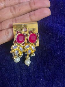 Kundan Neckpiece With Earrings